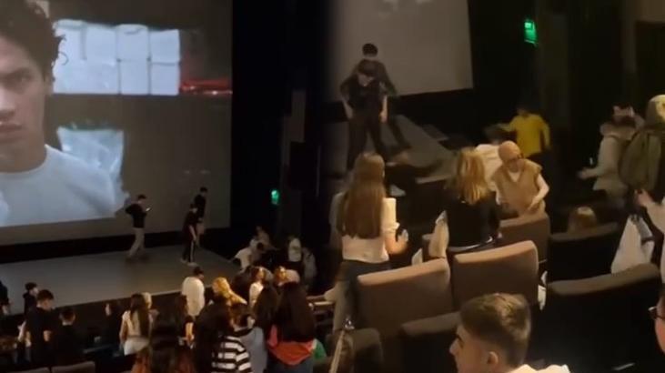 Rapçi Çakal’ın hayran buluşmasında ortalık karıştı! Birbirlerine girdiler