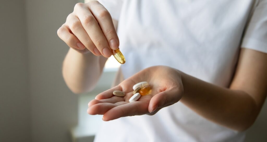 35 yıllık doktor uyardı: Asla almamanız gereken 3 vitamin desteği