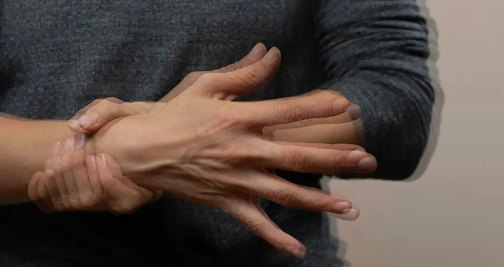 Hekimler uyarıyor: Parkinson genç yaşta da görülebilir