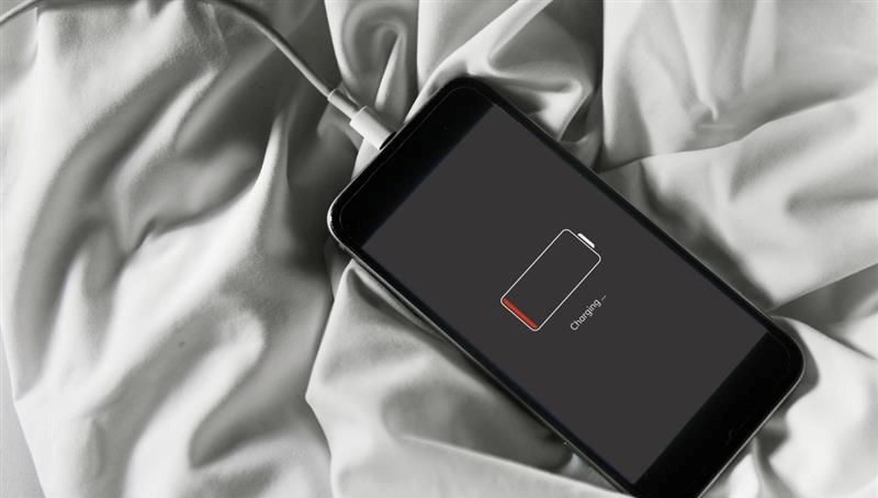 Telefonların şarj gereksinimini kökten çözecek bataryanın seri üretimi başladı