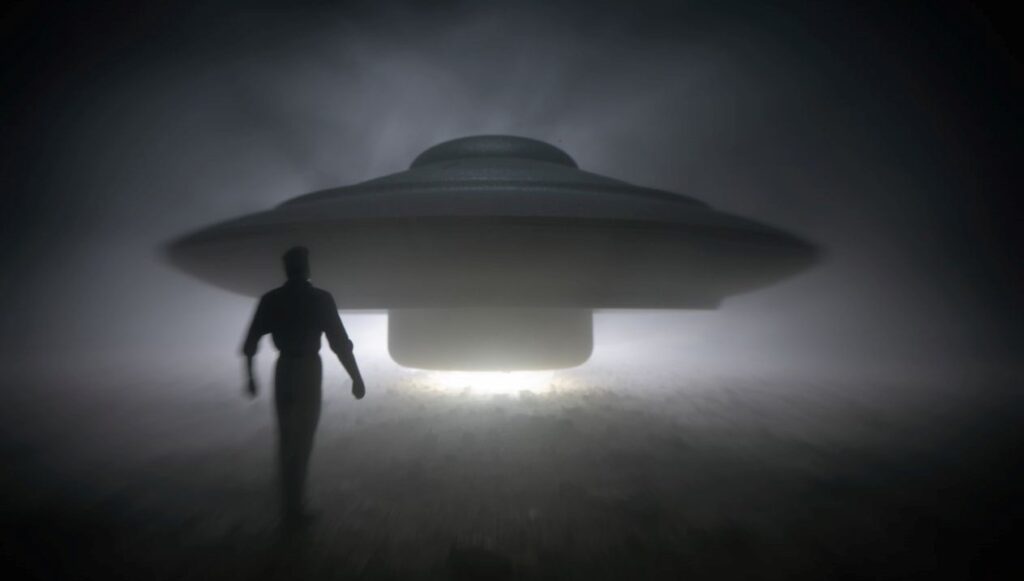 UFO uzmanından uzaylı uyarısı: “Masum insanları öldürüyorlar”